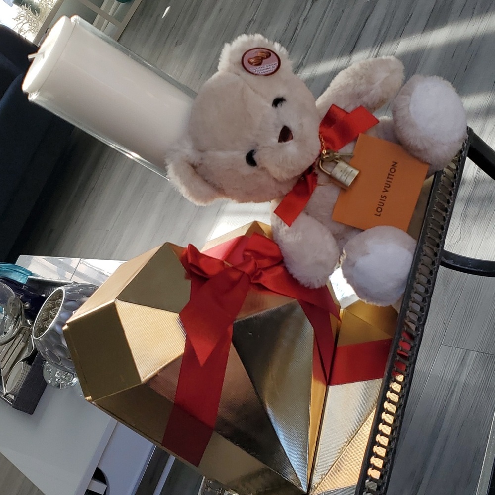 LOUIS VUITTON # 316 🔐 TEDDY BEAR 🧸 GIFT SET